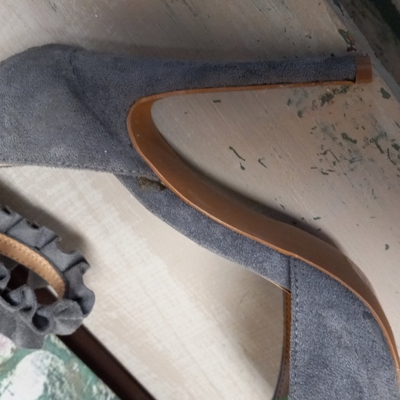 Charlotte Russe Gray, Pointed Toe, Ruffle Strap, Zip Back Heels - Picture 14 of 15